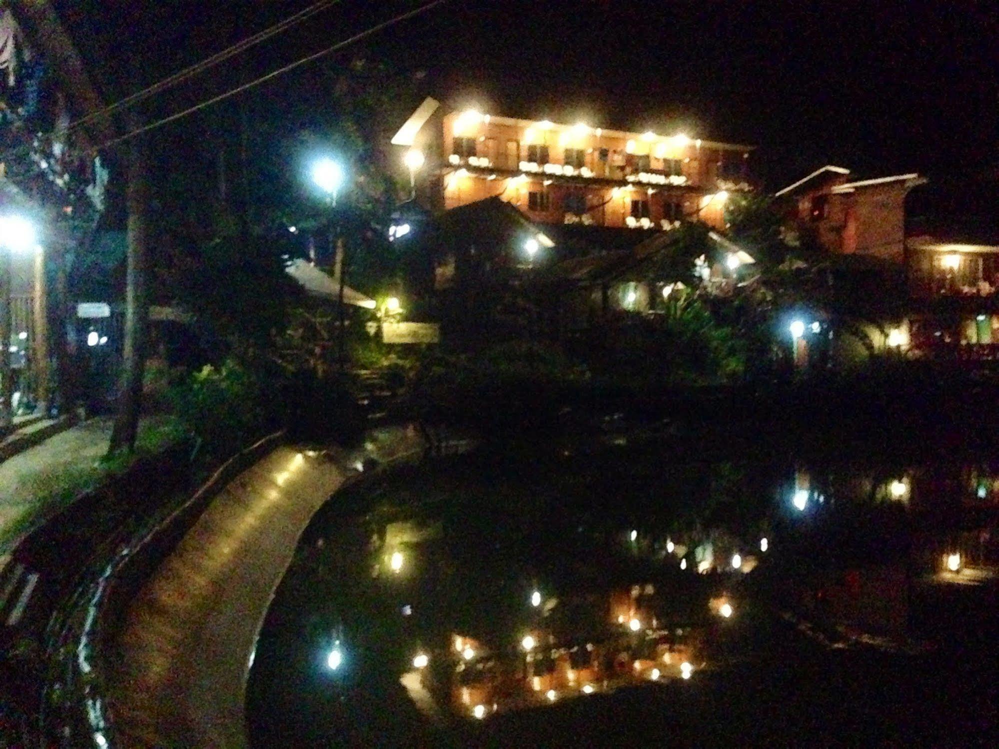 Tapear Resort Phi Phi Don Exterior photo